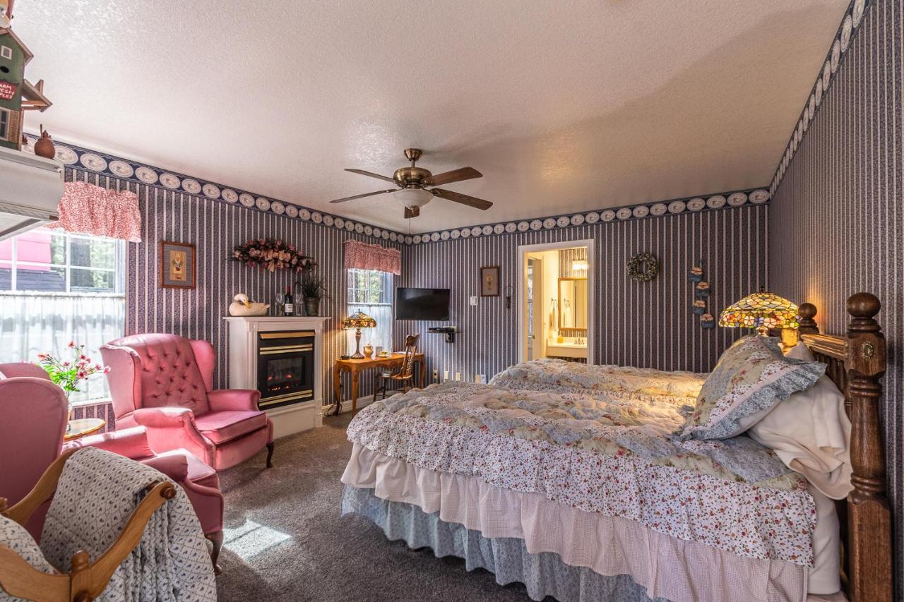 Apples Bed And Breakfast Inn Биг Бэар Лейк Экстерьер фото