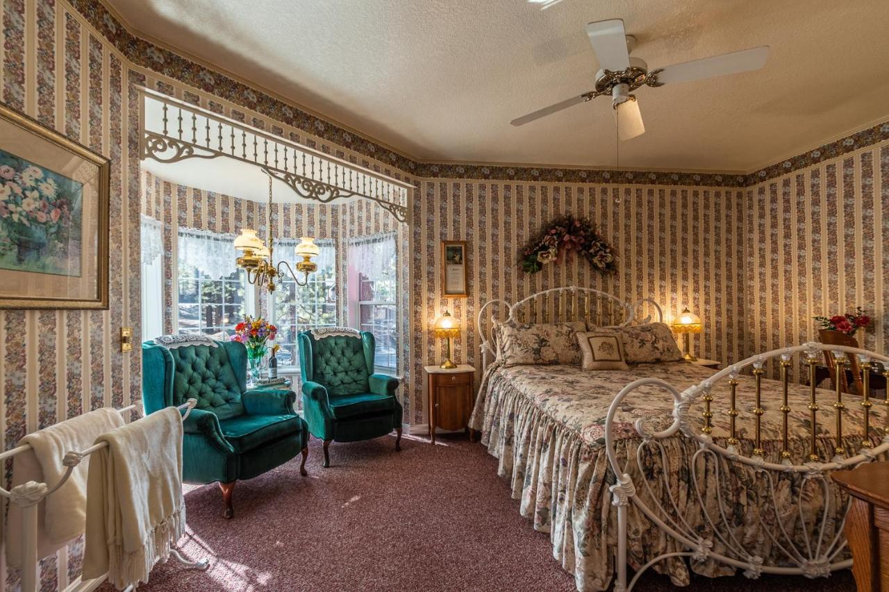Apples Bed And Breakfast Inn Биг Бэар Лейк Экстерьер фото