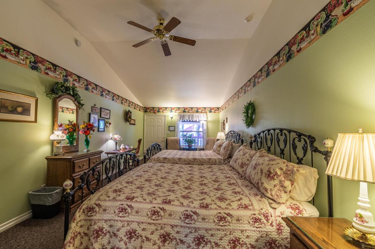 Apples Bed And Breakfast Inn Биг Бэар Лейк Экстерьер фото