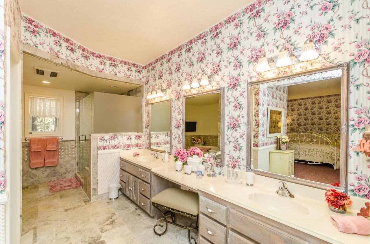 Apples Bed And Breakfast Inn Биг Бэар Лейк Экстерьер фото